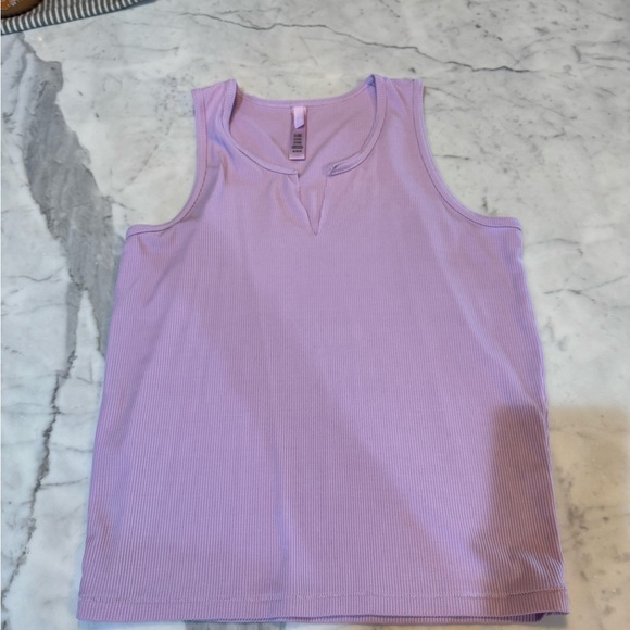 NWOT SKIMS Ribbed Soft Lounge Split Neck Tank Size M - Picture 1 of 4
